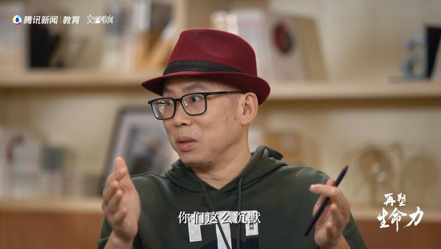 王楚钦：卡尔伯格打法先进有威胁,香港最准一肖100免费,准确资料解释落实_精英版V3.44