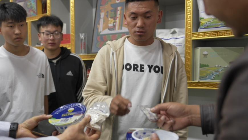 5种吃相暴露出的人性秘密,二四六天天彩资料,创新典义解读_正式版V1.4